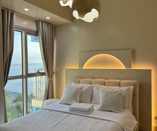 Panoramic Landscape and Seaview, 2BR, Near Airport, 8m