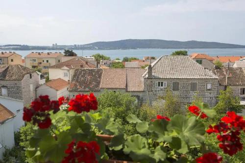Panoramic Sea View Apartment near Split - private parking