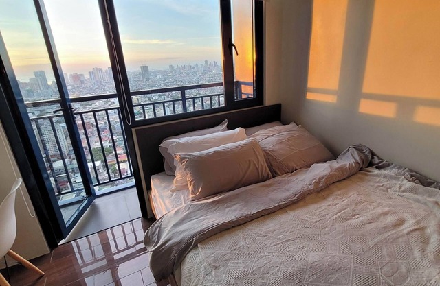 Panoramic View Corner Unit w/ Balcony Near Airport & Sky Way - 2