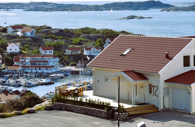Panoramic view on Ellös top with 500m to sea | SE09125