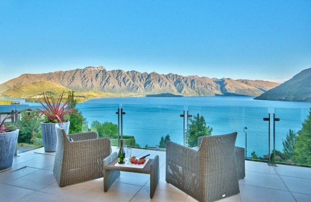 Vistas panorámicas, 4 habitaciones, baño 41/2, cerca de Queenstown