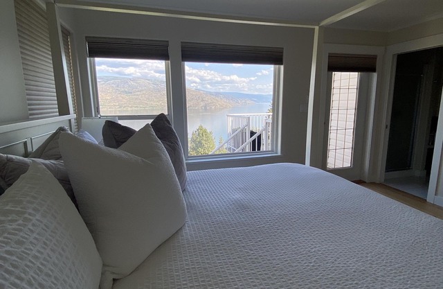 ¡Una vista de un millón de dólares en el centro del universo de Okanagan!