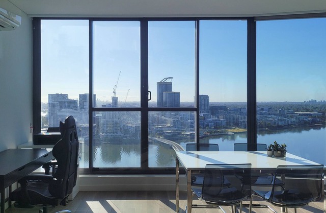 Panoramic Water and City Views w/ Free Parking