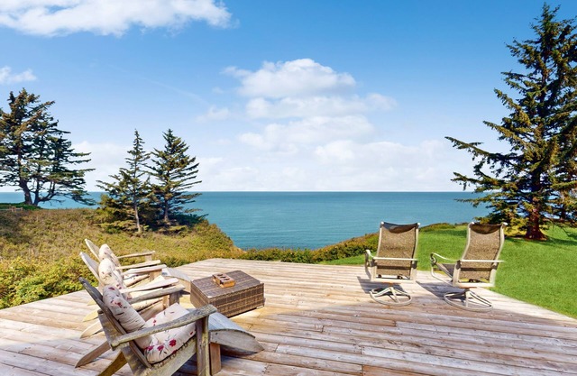 Panoramic waterview home with sauna, high end furnishings and fireplace