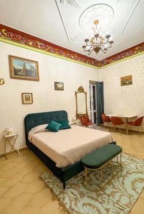 Pantheon Luxury Noble Apartment