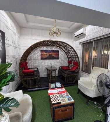 Panther Luxe Lounge & Hotel