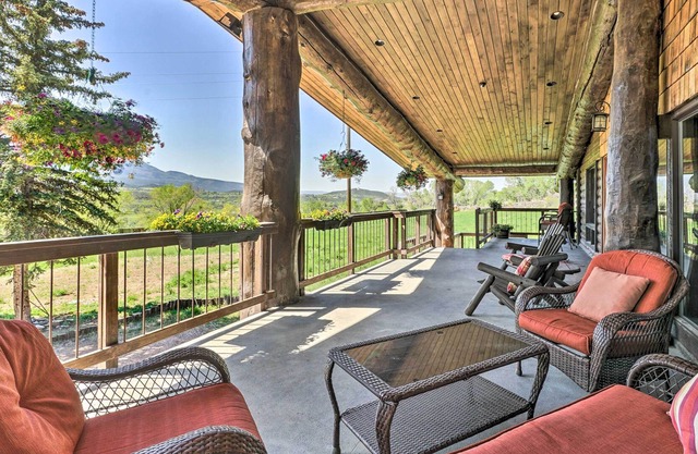 Paonia Apartment w/ Deck + Stunning Mountain Views