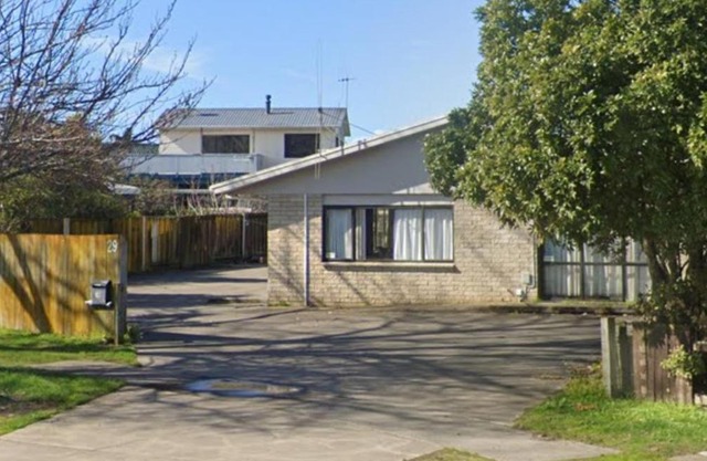 Papamoa Backpack House