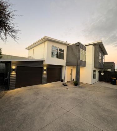 Papamoa Family Beach House