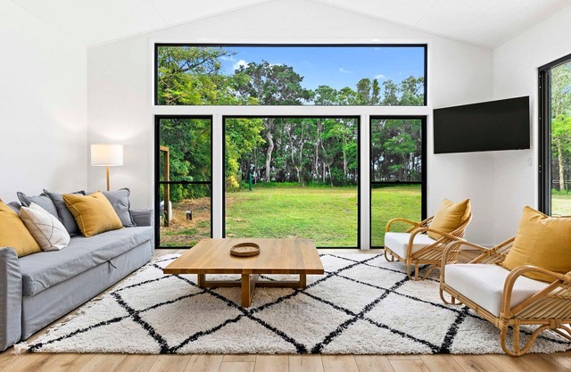 Paperbark House - Absolute Beachfront Acreage Property
