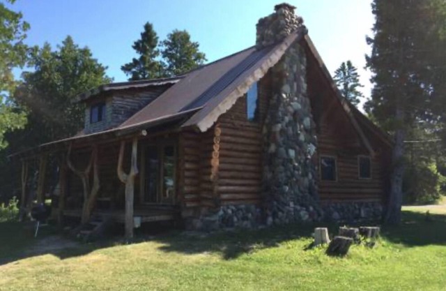 Papins Resort Cabin #8