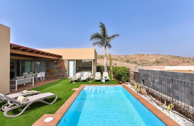 Par 4 Rental 9 Salobre by VillaGranCanaria