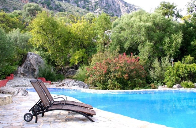"Paraíso Escondido 1" con vistas a la montaña, piscina, Wi-Fi y jardín