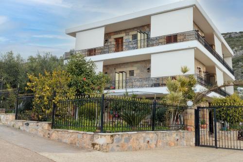 Paradeisos