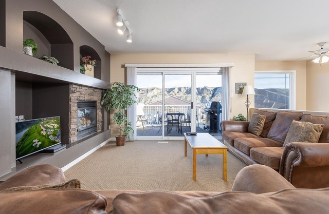 Paradise Canyon Golf Resort - Luxury Condo U405