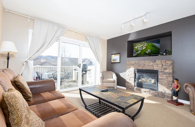 Paradise Canyon Golf Resort - Luxury Condo U407