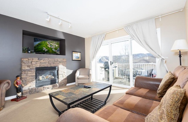 Paradise Canyon Golf Resort - Luxury Villa 409