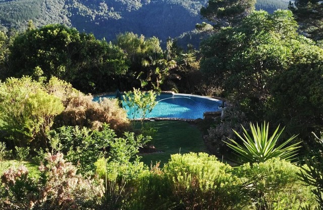 Paradise Cove Country House