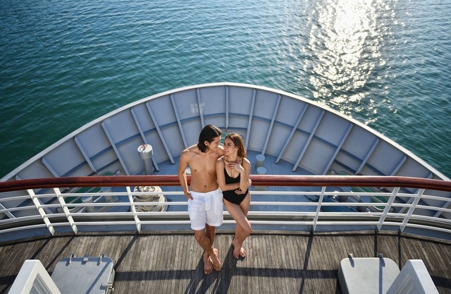 Paradise Elegance Cruise