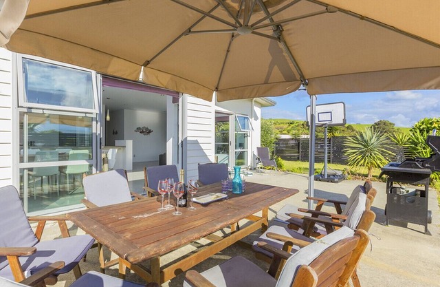 Paradise Haven - Omaha Holiday Home