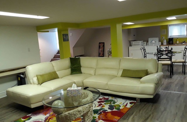 Paradise Homes - Beautiful 2-bedroom basement unit