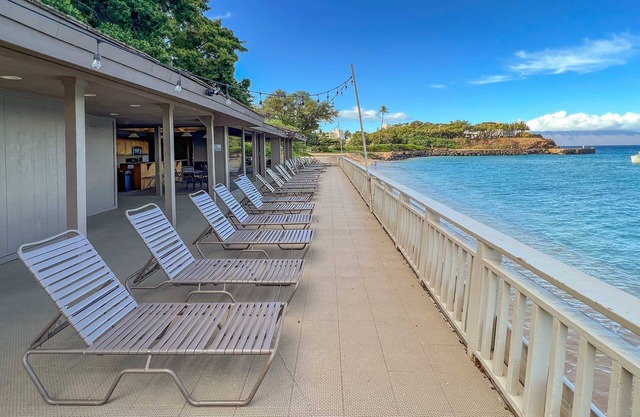 Paradise in Kaanapal at Black Rock 3Kn 1Qn bed see Maui updates.