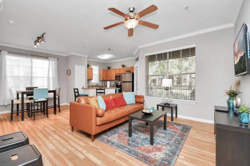 Paradise Parkway 3 Beds Near Galleria With Garage