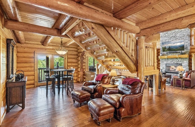 Paradise Point 4 Bedroom Cabin by RedAwning