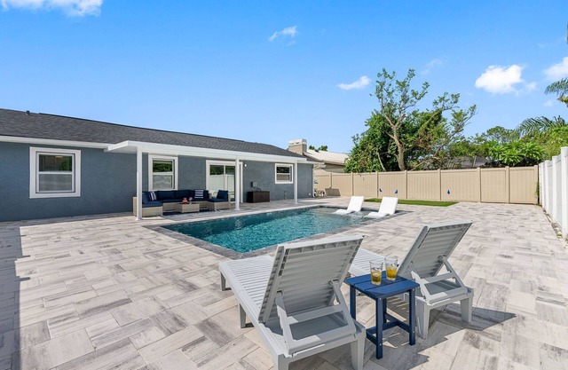 Paradise Pool & Golf retreat in the heart of Tampa, Florida!