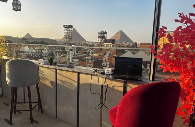 Paradise Pyramids View INN