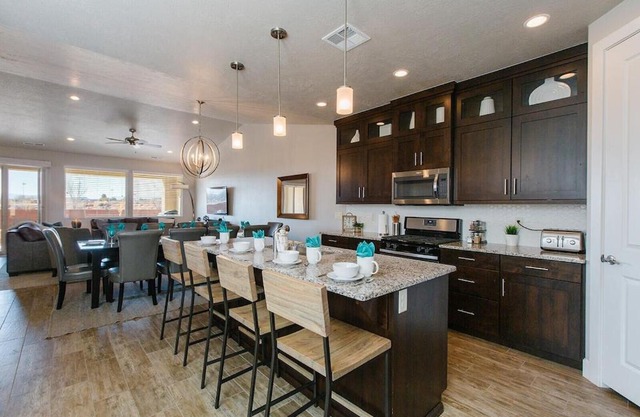Paradise Village 78 l Desert Mountain Oasis BBQ Grill, Fire Pit, Community Resort Style Pool and Water Park