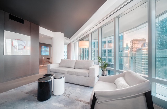 Paradox Vancouver