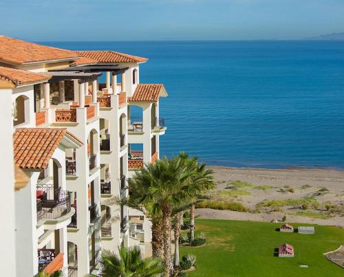 Paraiso del Mar Condominiums