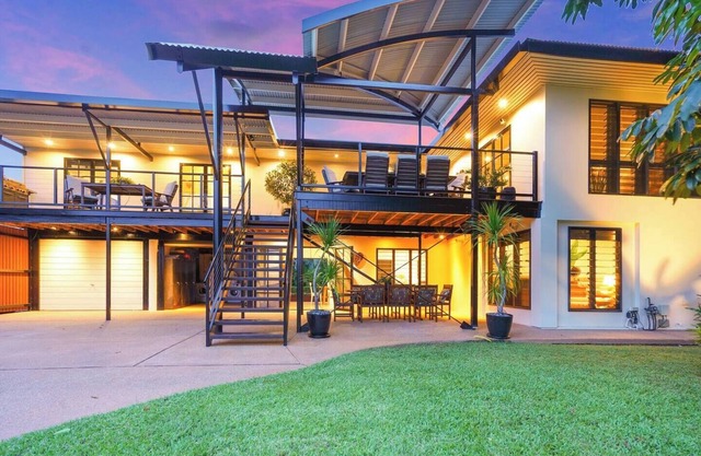 Parap Paradise Estate A Grand Poolside Getaway