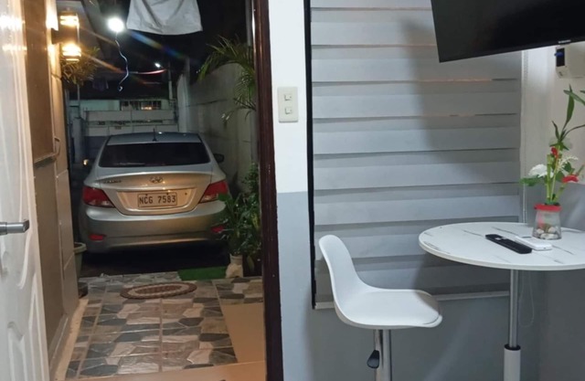 Parayno's Transient Room in Marikina with free NETFLIX / Centrally Located Place