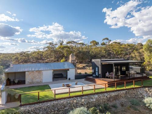 Parcoola Retreats Secluded riverside escape