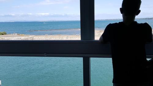 Parenthèse en bord de mer, Vue imprenable sur l'infini bleu