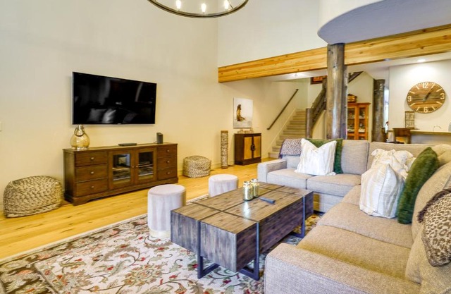 Park City Vacation Rental with Hot Tub and Patio!