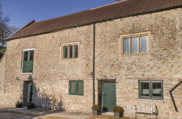 PARK FARM BARN, pet friendly, with open fire in Shepton Mallet