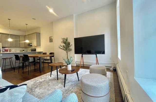 Park Hamilton House - 3BR Modern Brownstone Apt Prime Location Mins to NYC