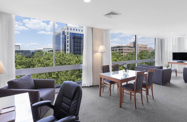 Park Regis Griffin Suites