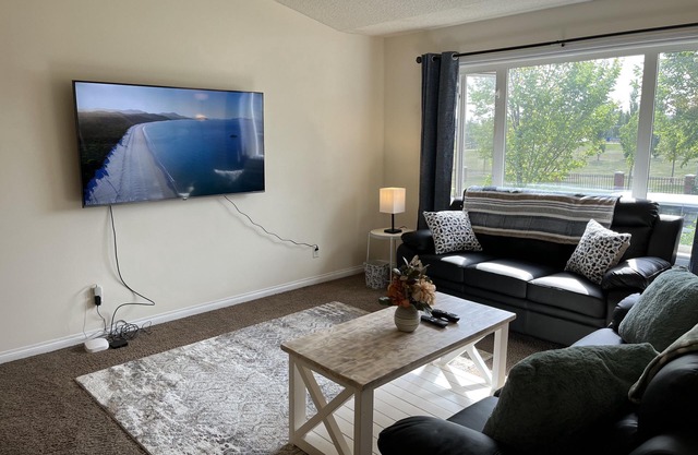 ❤️ Park View, King Bed, Bright, Modern, Fully Stocked