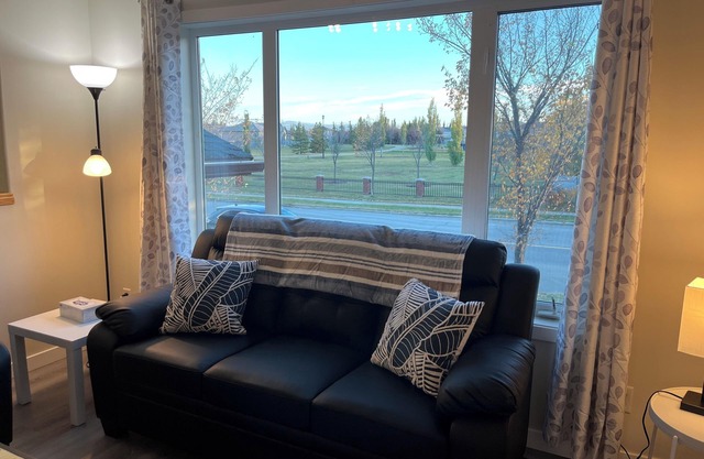❤️ Park View, King Bed, Bright, Modern, Fully Stocked