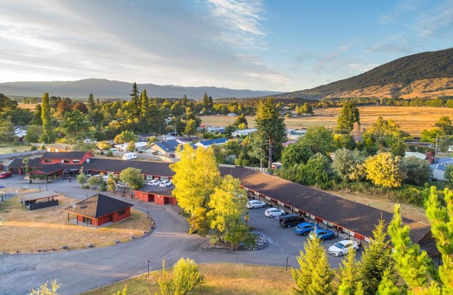 Parklands Motorlodge & Holiday Park
