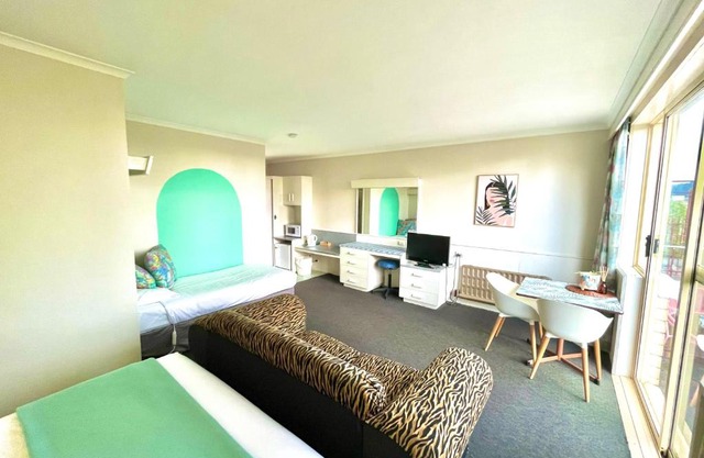 Parklane Motel