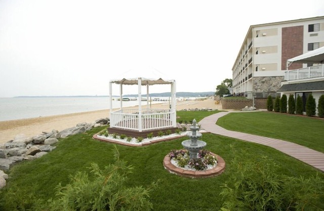 ParkShore Resort