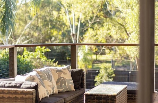 Parkside 5-beds Villa with Meeting Room @Carindale