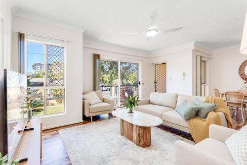 Parkside Villa on the Creek