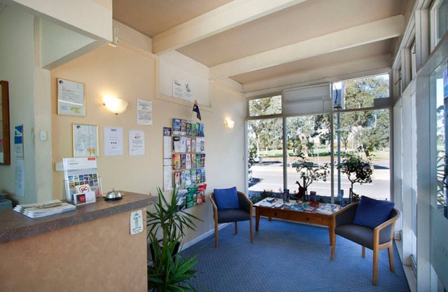Parkville Motel