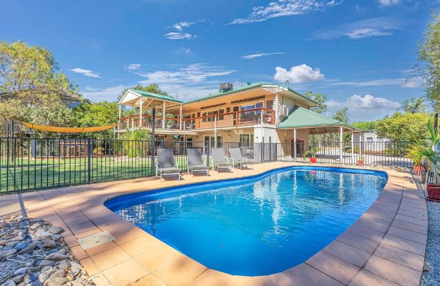 Paro's Landing - Riverfront Holiday Home Echuca